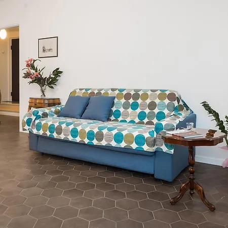 Isolo Holiday Apartment Апартаменты *