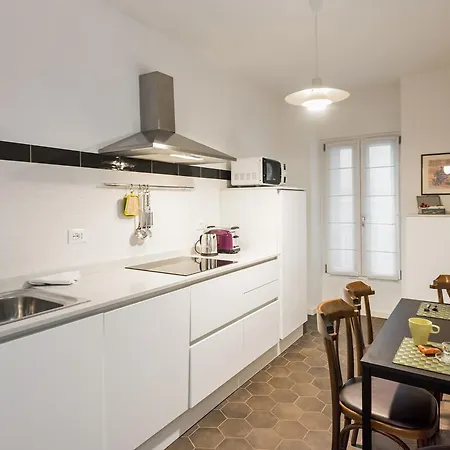 Isolo Holiday Apartment