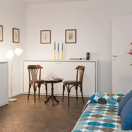 Апартаменты Isolo Holiday Apartment *
