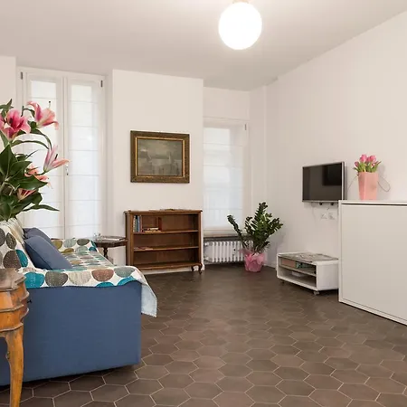 Isolo Holiday Apartment Apartment