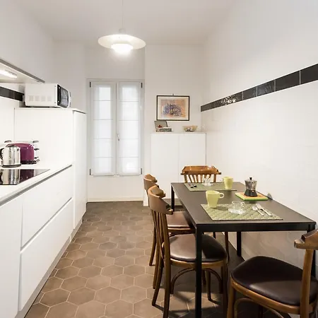 Isolo Holiday Apartment *